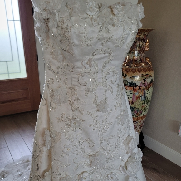 Gorgeous & RARE Maggie Sottero Rhianna Royale Gown NWOT - Picture 9 of 17